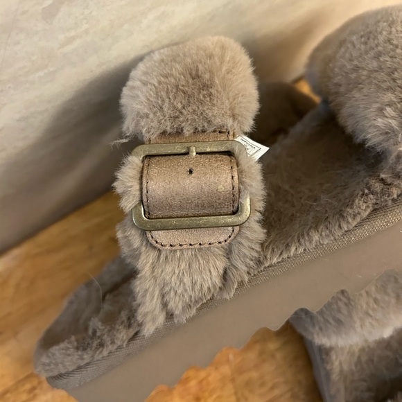 UGG | Shoes Koolaburra Furrah - Picture 4 of 10